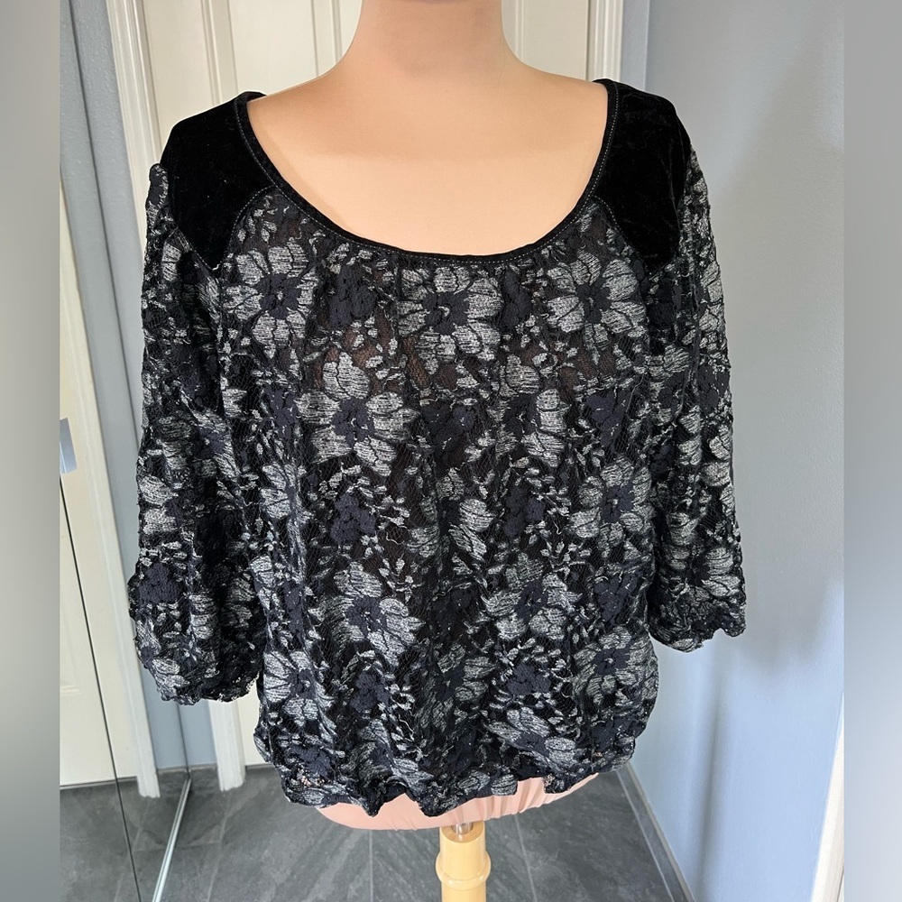 Max Edition Women's Black Lace Overlay Velvet Pullover Top Size XL Whimsigoth